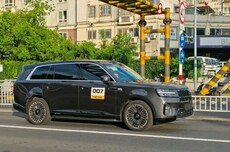 小蓝灯上车:小米澎程SkyNomad N90 Max无伪装行驶姿态曝光