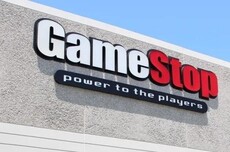 美国电玩零售商 GameStop CEO:索尼停产实体游戏盘对我们无关紧要,公司营收大头已转向收藏品领域