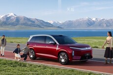 比亚迪官宣明日交付第1万台大唐EV，售价23.99万元起
