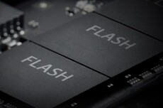 比内存更快见顶 SSD硬盘明年不缺:电脑手机松一口气