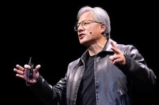 英伟达CEO黄仁勋：“AI末日论”该翻篇了，行业别再吓人了