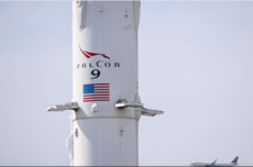 星舰商业化倒计时,SpaceX停止接收2028年后猎鹰9号发射订单