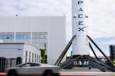 二季度财报前夕,特斯拉股东追问与SpaceX潜在合并传闻