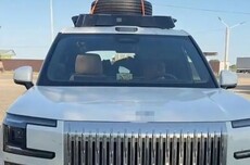 跨境自驾新能源车突遭远程锁车30小时，智能功能全面瘫痪