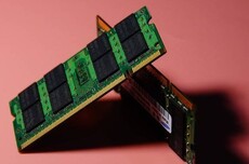 华强北存储价格回落:16G内存降至1200元左右