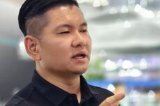车评人韩路力挺王一博遭闫闯嘲讽：狗而已，狗屁大哥