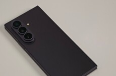 三星Galaxy Z8系列手机现场实拍:三种折叠屏齐聚,首款阔折叠是亮点