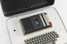 罕见苹果Apple-1拍卖，预估成交价可买272部iPhone 17 Pro