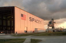 SpaceX股价跌跌不休：投资者认为AI战略毫无价值