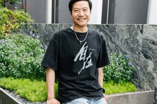 雷军晒照所戴项链引关注:电商平台同款仅售8.8元