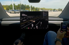 特斯拉在智利、哥伦比亚招聘AI安全员，为Robotaxi出海铺路