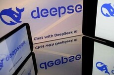 口碑持续逆转,DeepSeek成全球AI斩杀线