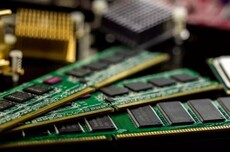内存危机下,微软悄然删除推荐游戏PC配备32GB内存的指南