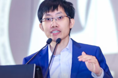梁文锋,告别“价格屠夫”