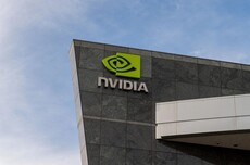 黄仁勋踏入危险陷阱!科技大佬直言:NVIDIA正重蹈Intel对抗AMD覆辙