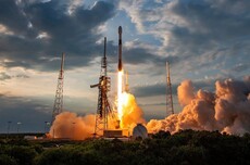SpaceX猎鹰9号火箭撞击月球,韩国探测器拍到撞击区域影像