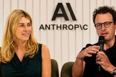 Anthropic老板娘往事曝光!做过色情项目,曾求爱泼斯坦投资