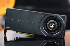 涨疯了!Intel锐炫Pro B70变理财产品:一个月暴涨48%