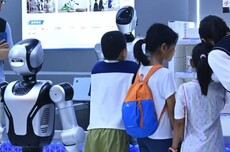 北京世界机器人大会哪来这么多小学生