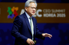 投资AI公司是为了推高营收?黄仁勋回应批评