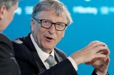 比尔·盖茨发长文谈AI,建议征收机器人税、设置人类专属岗位
