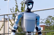 人形机器人，进入淘汰赛