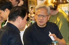 黄仁勋:我和谁吃饭 第二天那家公司股价就翻倍