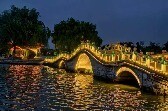 秋日暮色早 湖光夜宴启！济南“一湖一环”亮灯提前至18:40