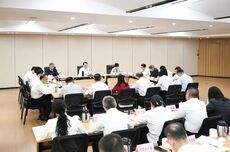 袁家军前往大渡口区、九龙坡区部分街道和社区，调研持之以恒推进全面从严治党工作并主持召开座谈会