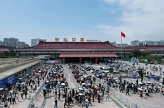 拱北口岸年内出入境人员突破1亿人次