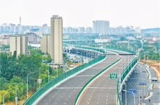 我省首条“8+8”城市高架快速路通车