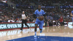 今日最佳镜头:格里芬背靠背空接大风车暴扣(gif)