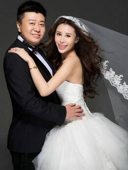 马琳前妻再婚唯美婚纱照曝光 手握捧花幸福微笑