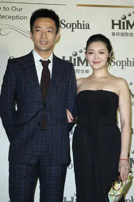 大S遗产分割完毕！具俊晔获一半财产，汪小菲陪女儿登山满面笑容