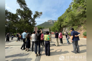 首届“海右文澜 灵岩论道”召开前夕：专家学者齐聚古刹，一窥千年传奇