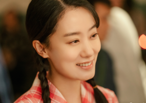 《你好，李焕英》背后的国民情绪