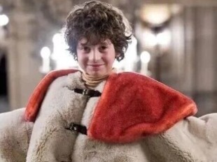 时尚圈第一神童，10岁惊艳巴黎时装周，网友却笑了：才华的尽头，还是拼爹