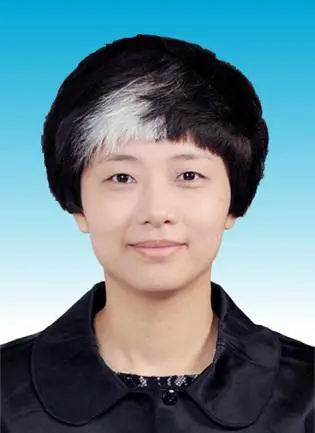 热搜！深圳女副区长一撮白发被指挑染，官方：自然现象，很正常（深圳唯一女区长）