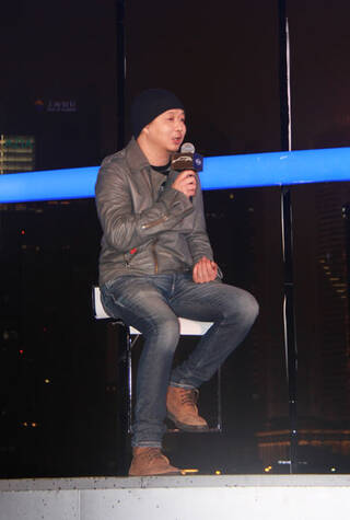 姚晨老公曹郁撇孕妻宣传电影[高清大图]