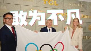 考文垂与巴赫一同出席TCL“纪念砖”揭牌仪式