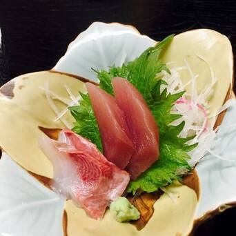 定食绝对是来日本必尝的传统料理 是日本食堂或家庭饭馆推出的套餐 由 凤凰网