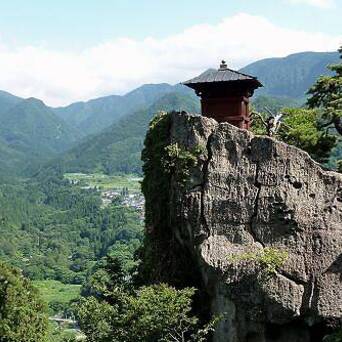 日本山形县宝珠山立石寺以 山寺 闻名 江户时代代表诗人松尾芭蕉吟咏 凤凰网