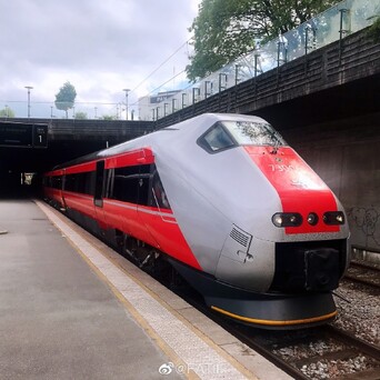 fatiii跨界# 今天搭乘挪威铁路系统nsb(上月29日正式改名vy)的class