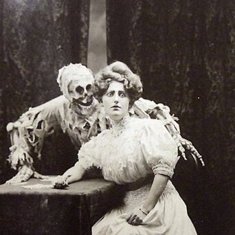 1906年的杂耍表演,基于古老的英国民谣"死神与女郎"改编