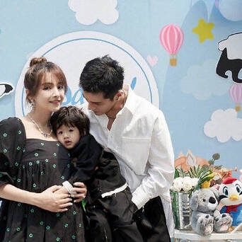 20日,姜潮在社交平台上宣布了麦迪娜怀二胎的喜讯,恭喜恭喜