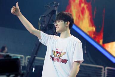 Faker?#21512;?#25104;为职业选手 天赋最低限度王者段位