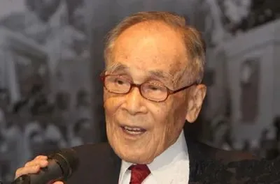 裸捐2000億,李嘉誠扶棺,一生無房無車"最窮富豪"