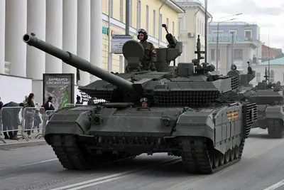 图片：俄军T-90M“突破”主战坦克是对付西方坦克最好的武器，但数量太少。