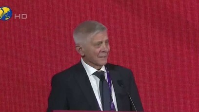 波兰前总理：中美贸易战会使欧洲成战场