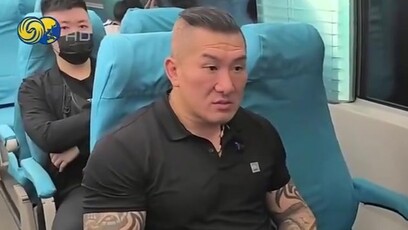 台湾网红“馆长”抵达上海，展开大陆直播游
